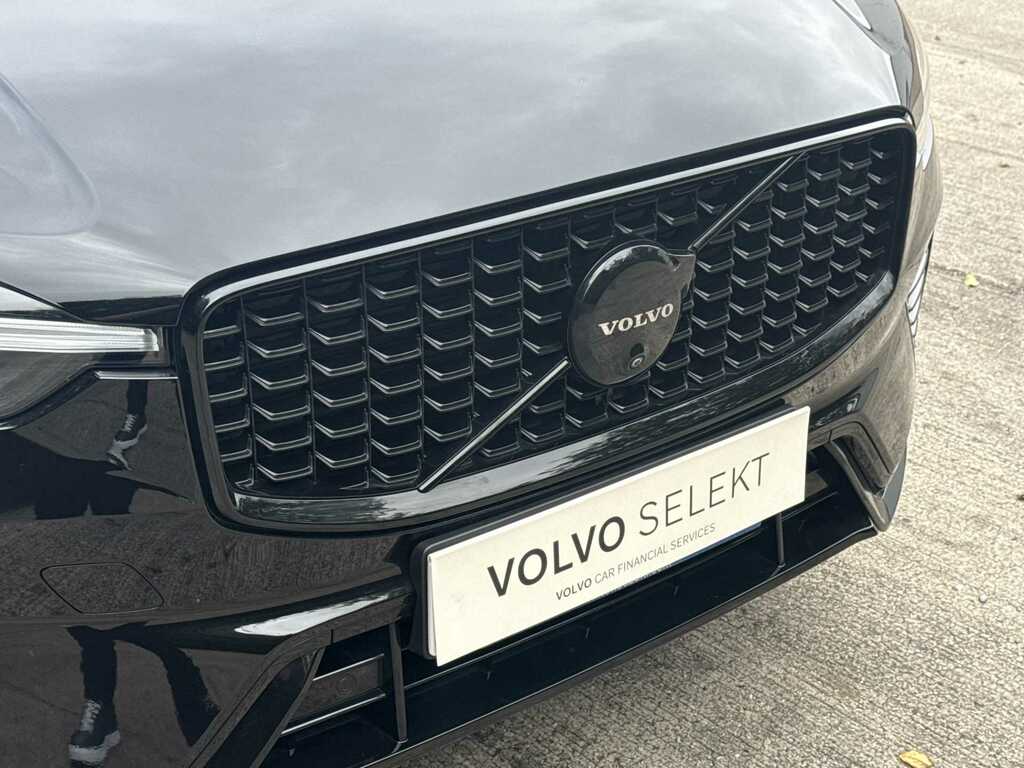 Volvo XC60 2.0 B5p Plus Dark Awd Geartronic Grey #3