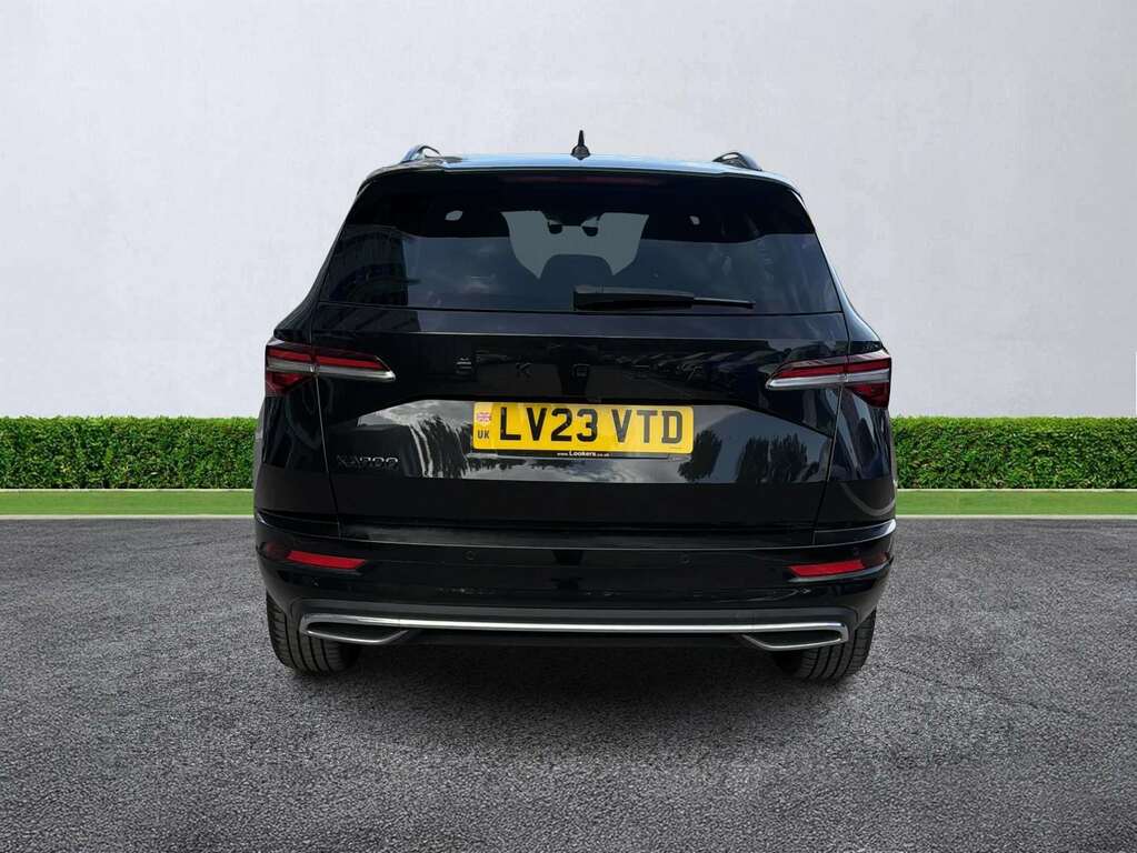 Skoda Karoq 1.5 Tsi Sportline Dsg LV23VTD Black #4