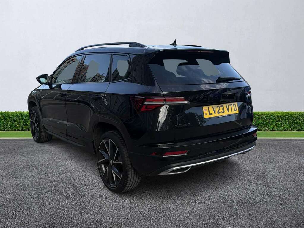 Skoda Karoq 1.5 Tsi Sportline Dsg LV23VTD Black #2