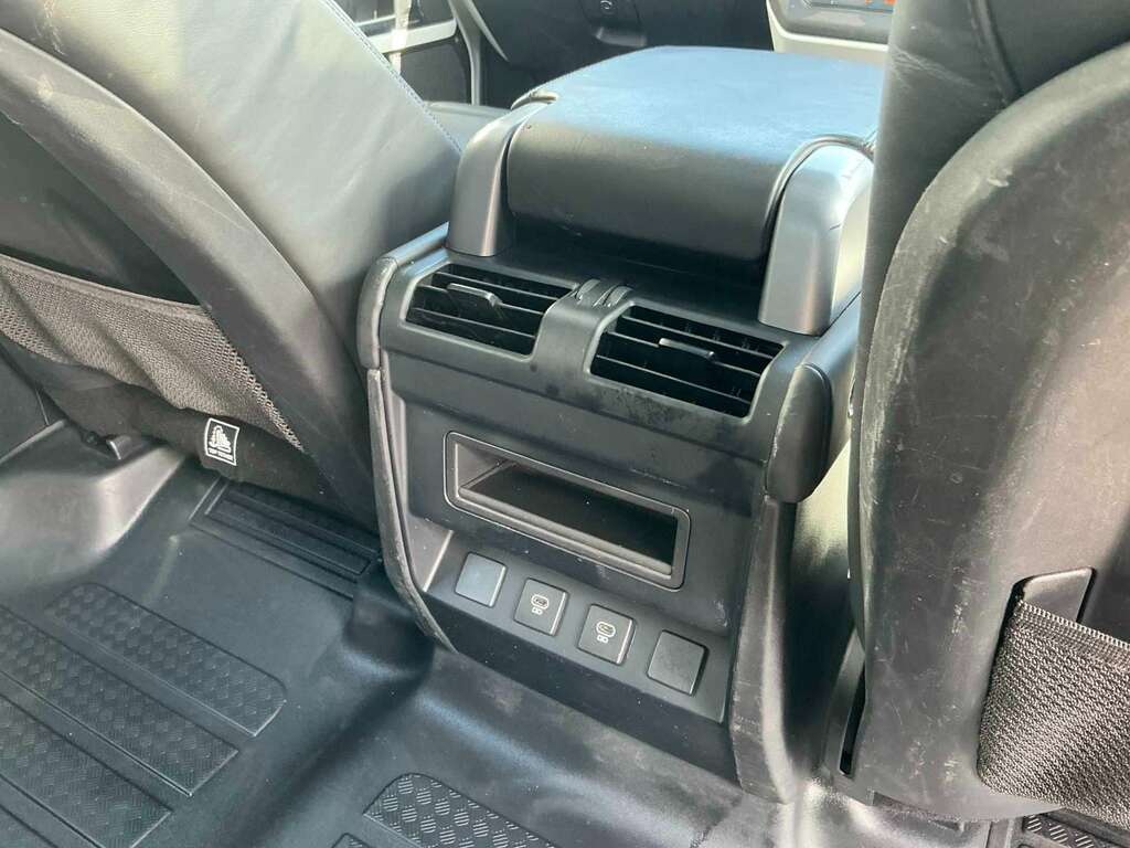 Land Rover Defender 110 Defender Se D Mhev White #16