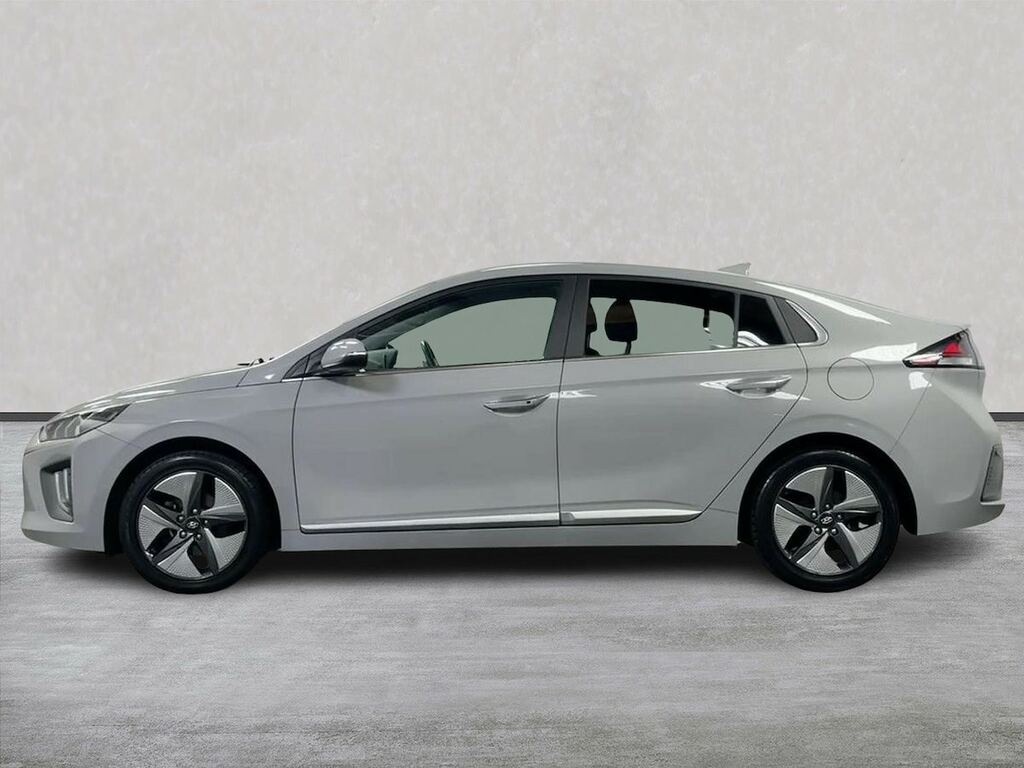 Hyundai Ioniq Hatchback Black #19