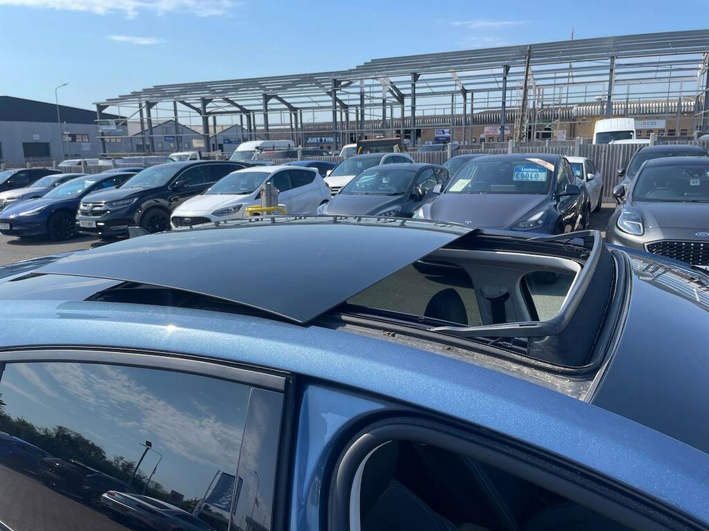 Ford Focus 1.0 Ecoboost 125 Active X - Sunroof - Camera P White #31