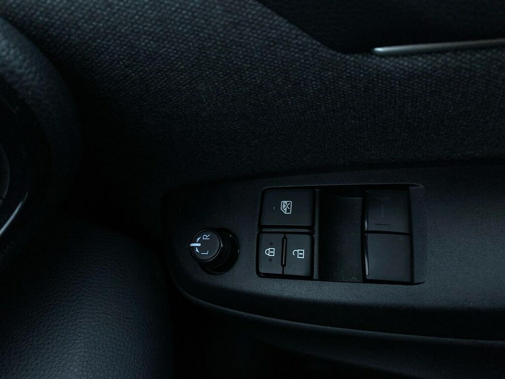 Toyota Yaris Design Silver #21