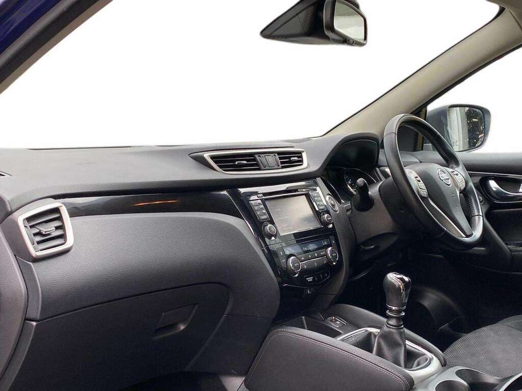 Nissan Qashqai 1.2 Dig-t Acenta Xtronic Hatchback #7