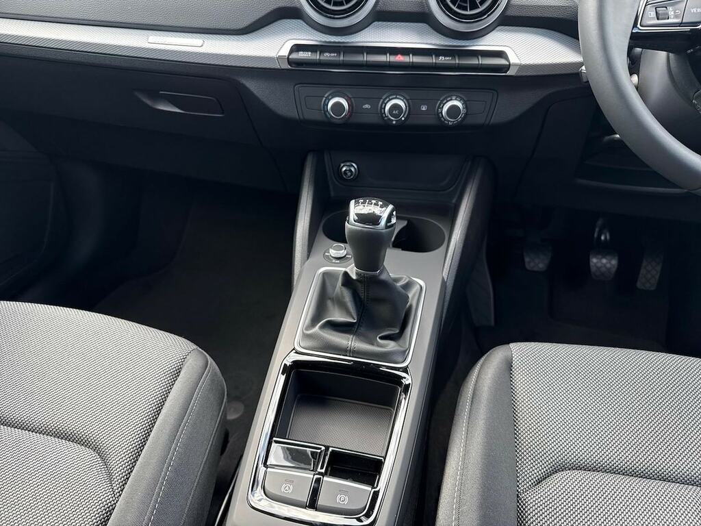 Audi Q2 1.5 Tfsi Cod 35 S Line Suv S Tronic Eur FX26UKR Grey #13