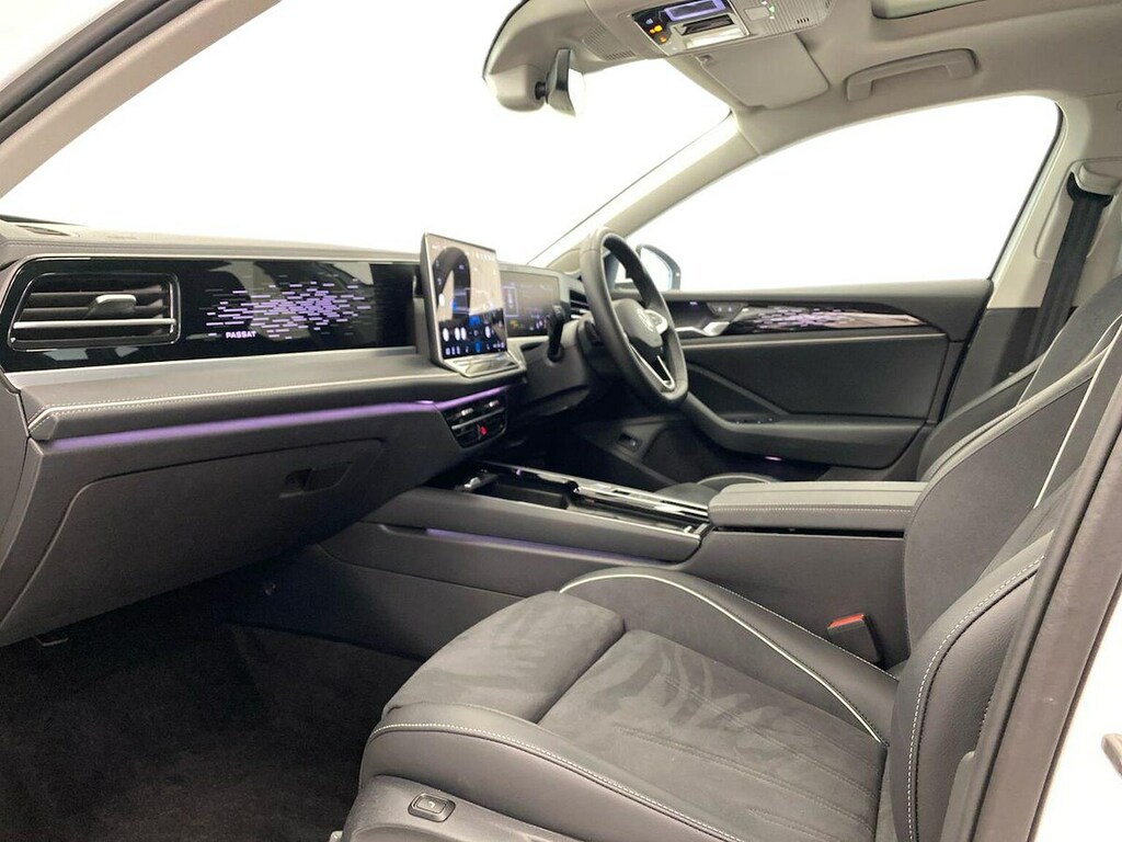 Volkswagen Passat 1.5 Etsi Mhev Elegance Estate Hybrid Ds GF25MLE White #6