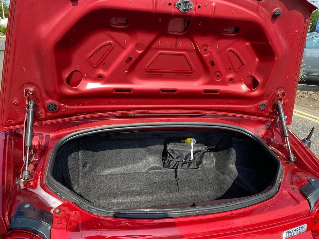 Mazda MX-5 Se Red #17