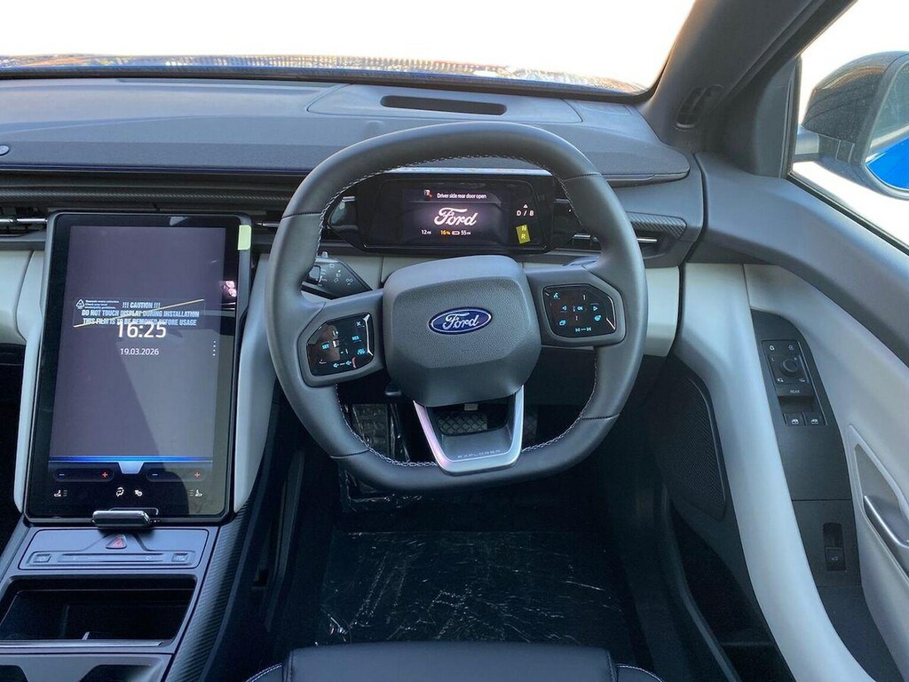 Ford Explorer Premium Red #9