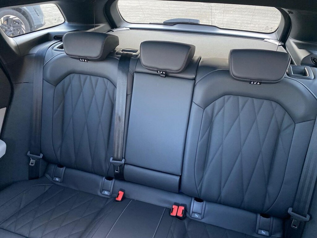 Ford Explorer Premium Red #16