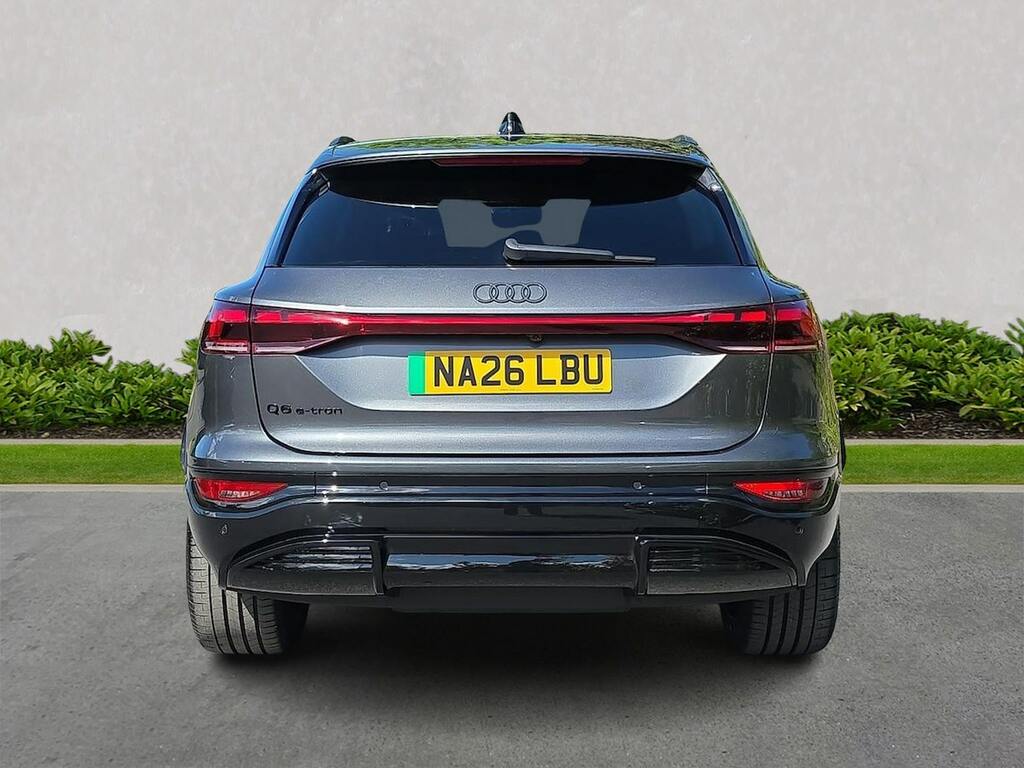 Audi Q6 E-Tron 225Kw Performance 100Kwh Black Edition Grey #4