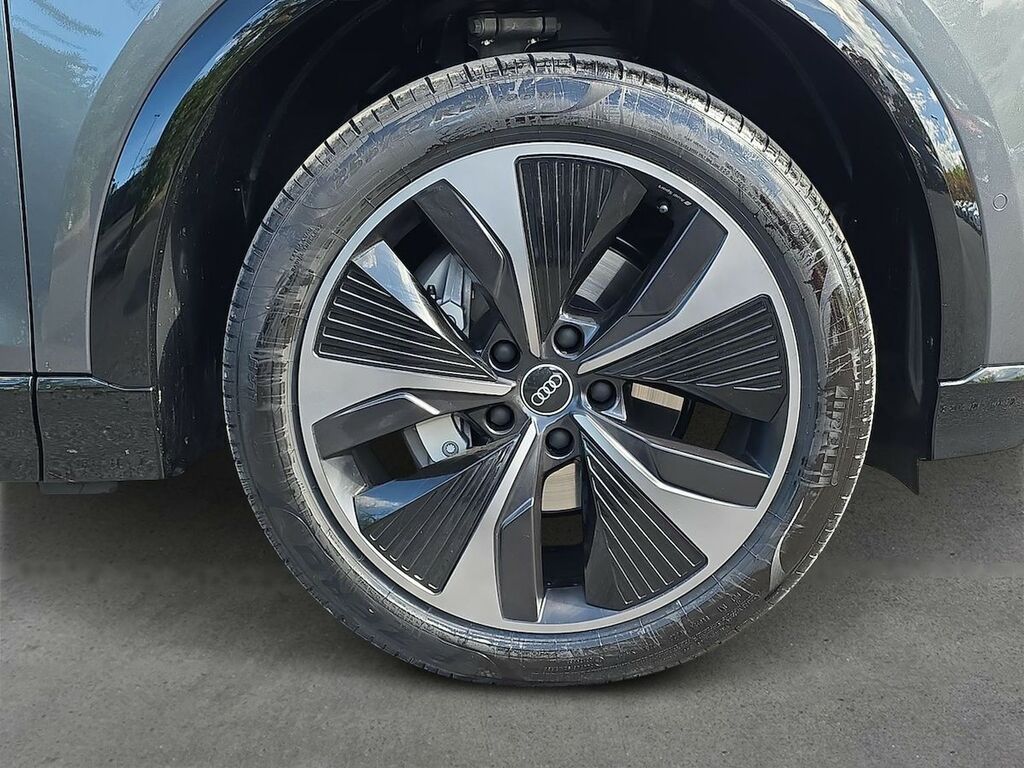 Audi Q6 E-Tron 225Kw Performance 100Kwh Black Edition Grey #6