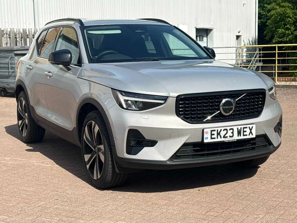 Volvo XC40 2.0 B4p Ultimate Dark Silver