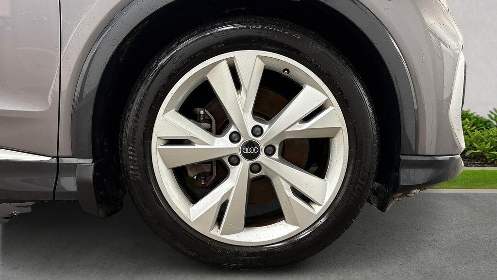 Audi Q4 E Tron 220Kw 50 Quattro 82Kwh S Line Grey #5