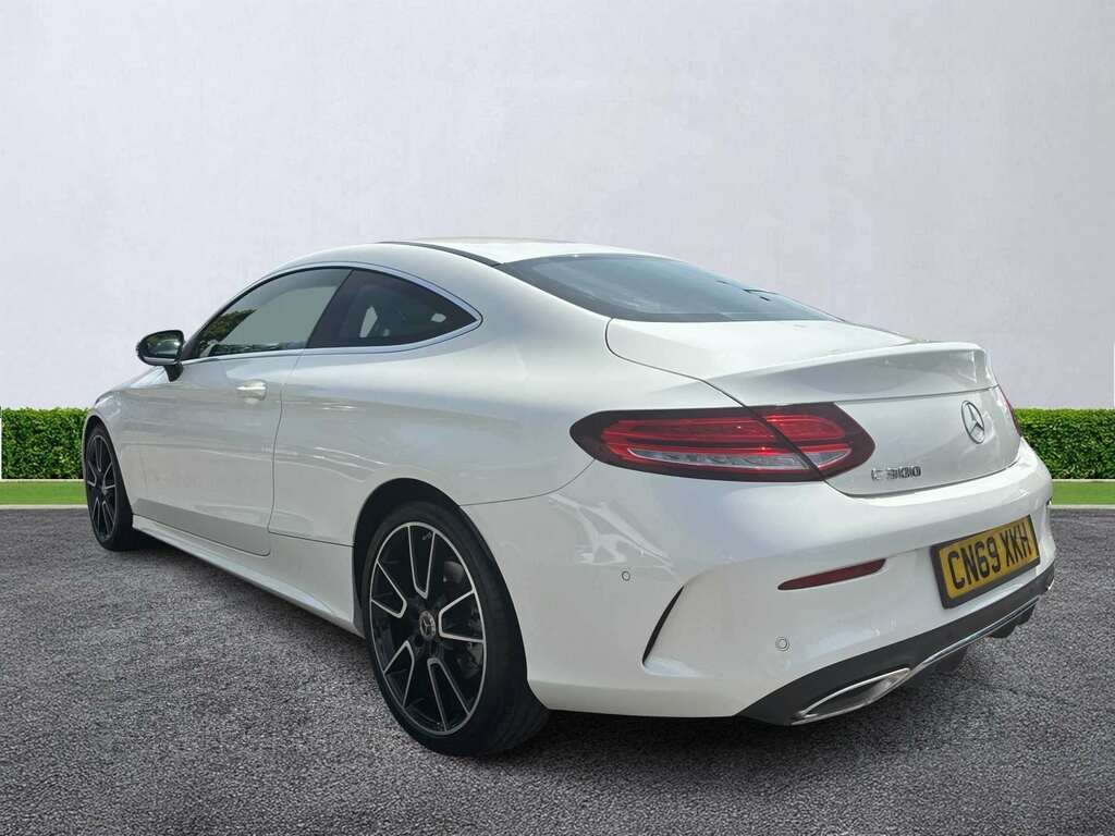 Mercedes-Benz C Class C300 Amg Line Premium 9G-tronic White #2