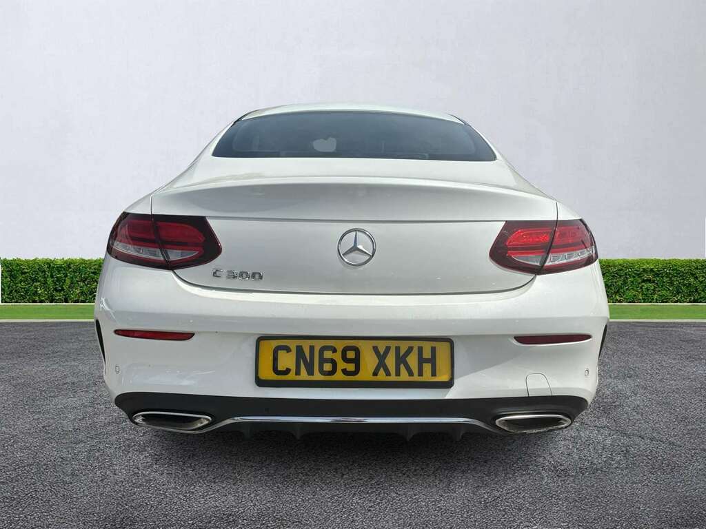 Mercedes-Benz C Class C300 Amg Line Premium 9G-tronic White #4