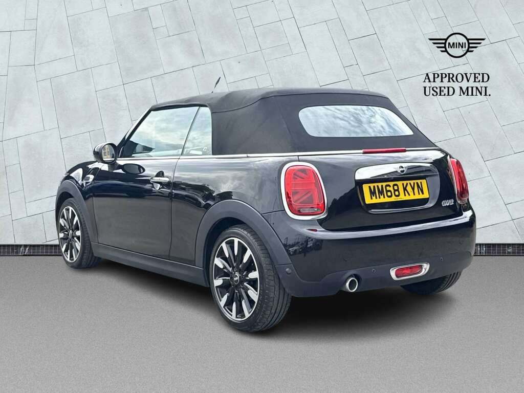Mini Convertible 1.5 Cooper Exclusive Ii Black #2