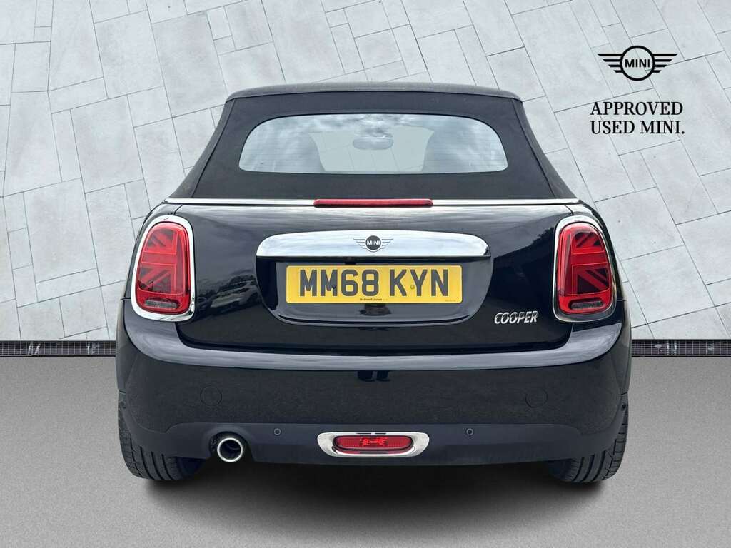 Mini Convertible 1.5 Cooper Exclusive Ii Black #4