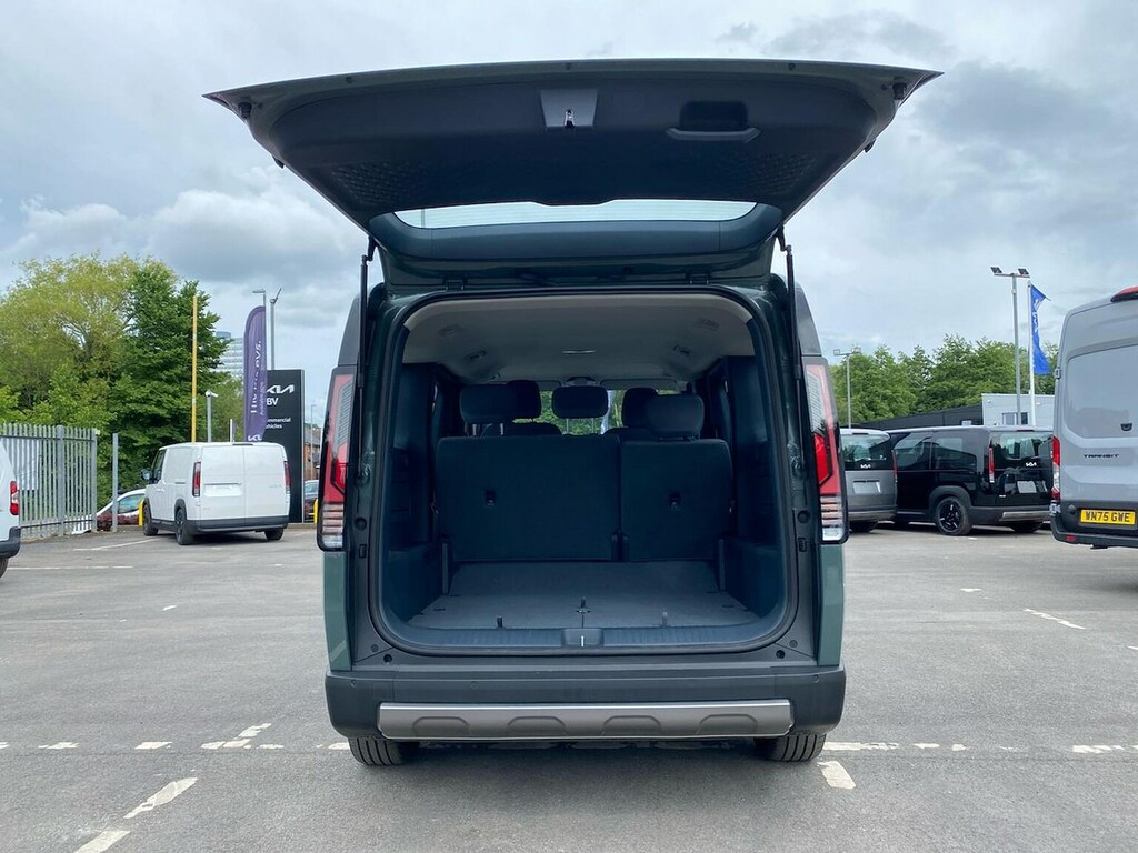 Kia PV5 120Kw Essential Long Range 71Kwh Green #6