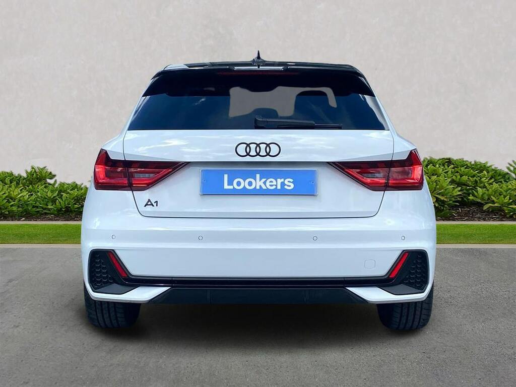 Audi A1 1.0 Tfsi 30 Black Edition Sportback Man White #3