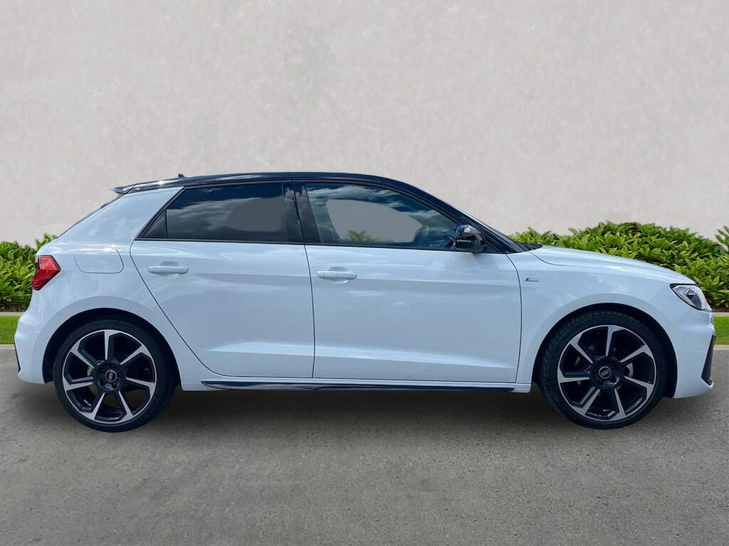 Audi A1 1.0 Tfsi 30 Black Edition Sportback Man White #2