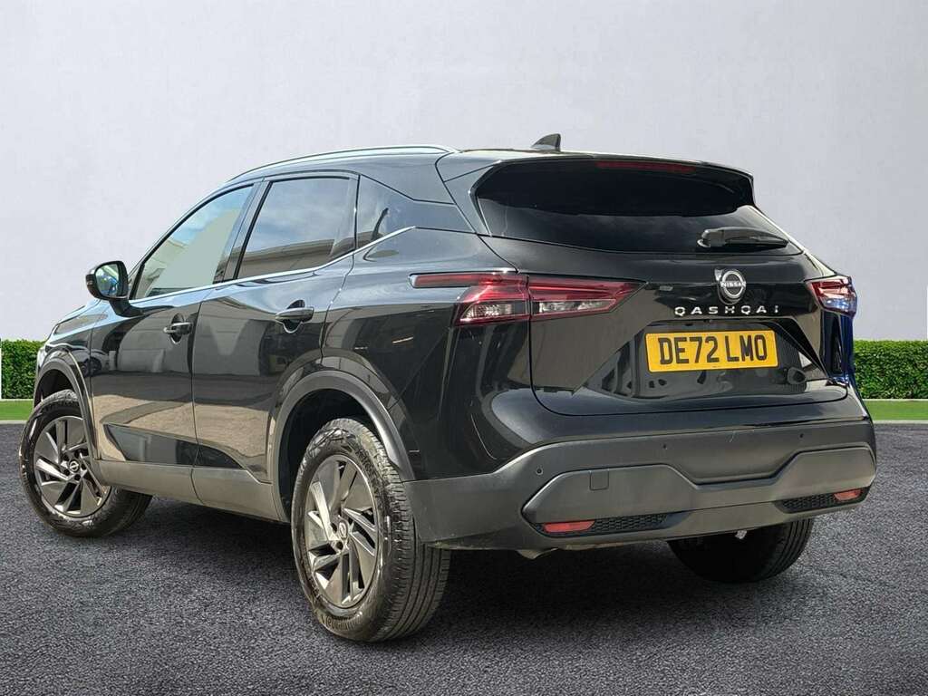 Nissan Qashqai 1.3 Dig-t Mh Acenta Premium DE72LMO Black #2