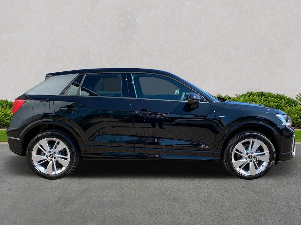 Audi Q2 35 Tfsi S Line S Tronic Black #4