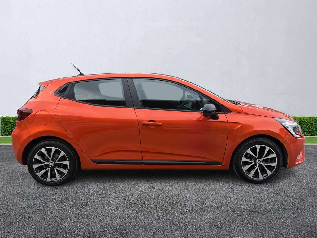 Renault Clio 1.6 E-tech Full Hybrid 145 Evolution PX73ZND Orange #3