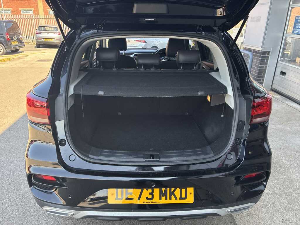 MG ZS Trophy Connect Long Range Silver #16