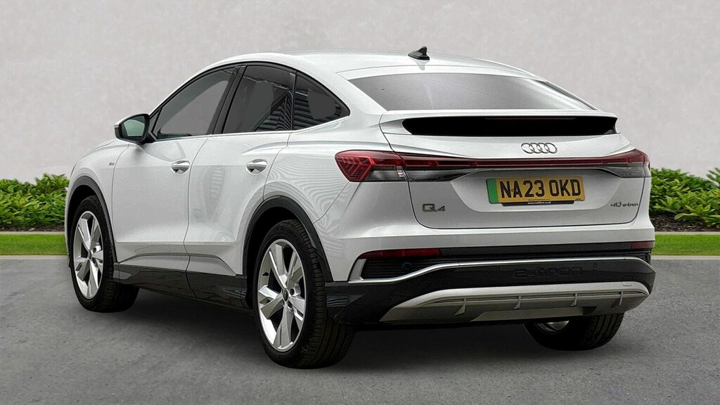 Audi Q4 E Tron 40 S Line Sportback 82Kwh 204 P White #2