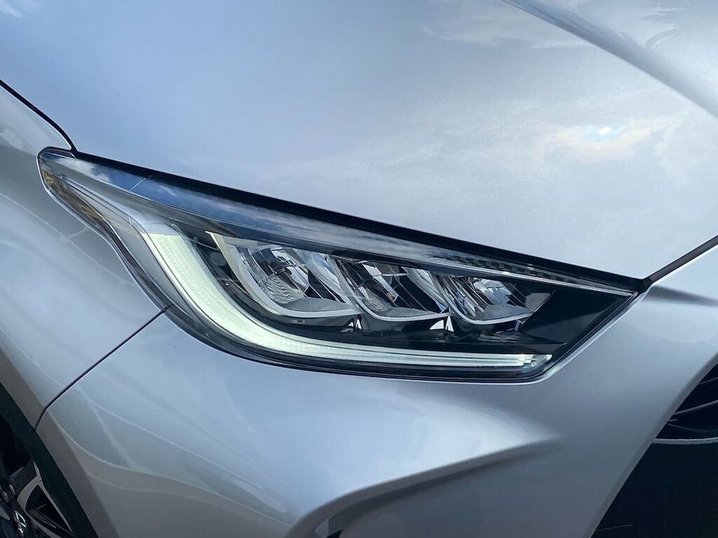 Toyota Yaris Dynamic White #29