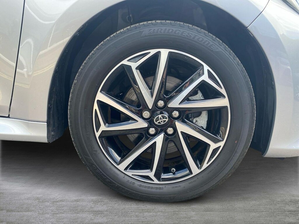 Toyota Yaris Dynamic White #6