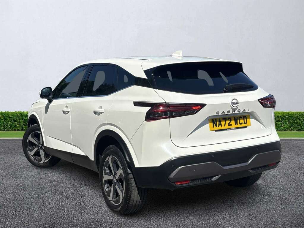 Nissan Qashqai 1.3 Dig-t Mh N-connecta NA72WCD White #2