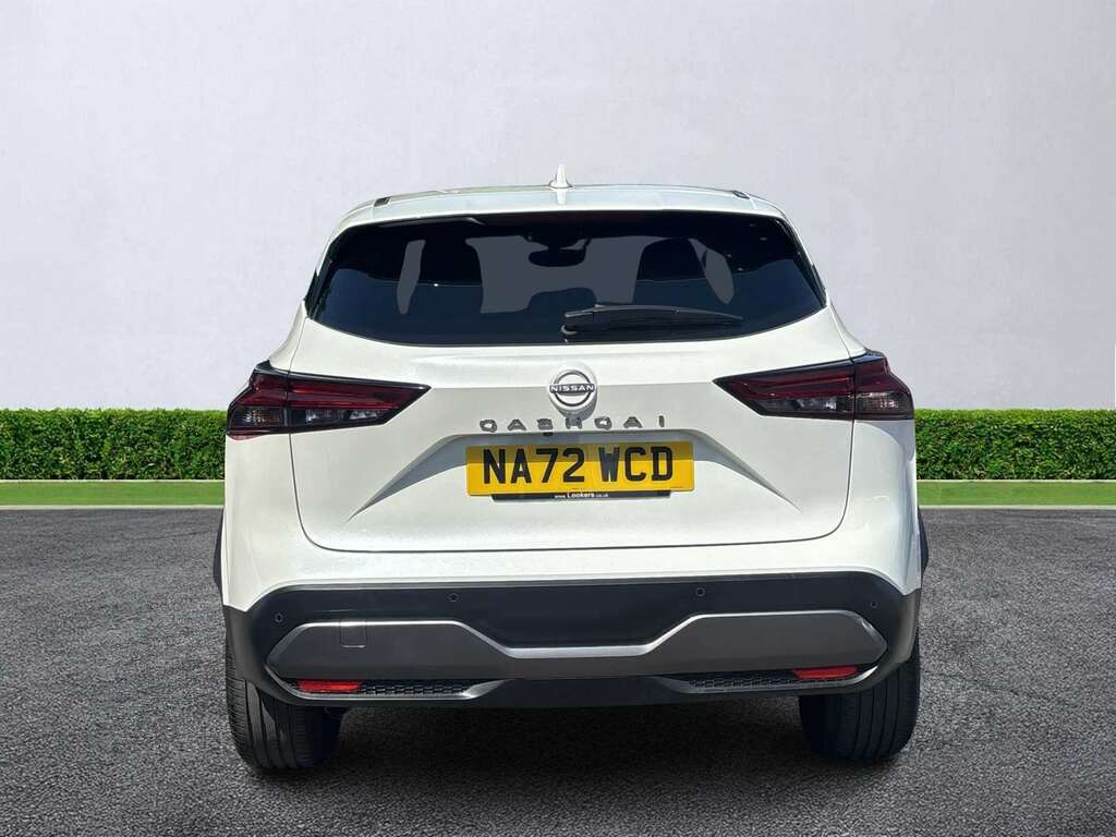 Nissan Qashqai 1.3 Dig-t Mh N-connecta NA72WCD White #4