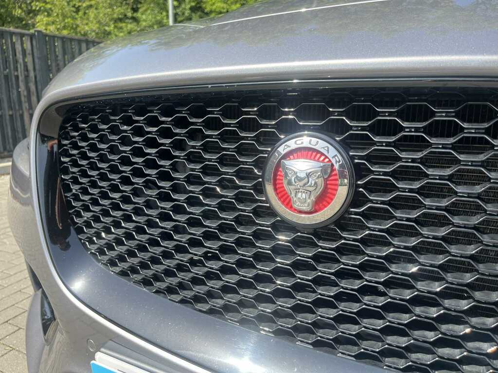 Jaguar F-Pace Diesel Grey #32