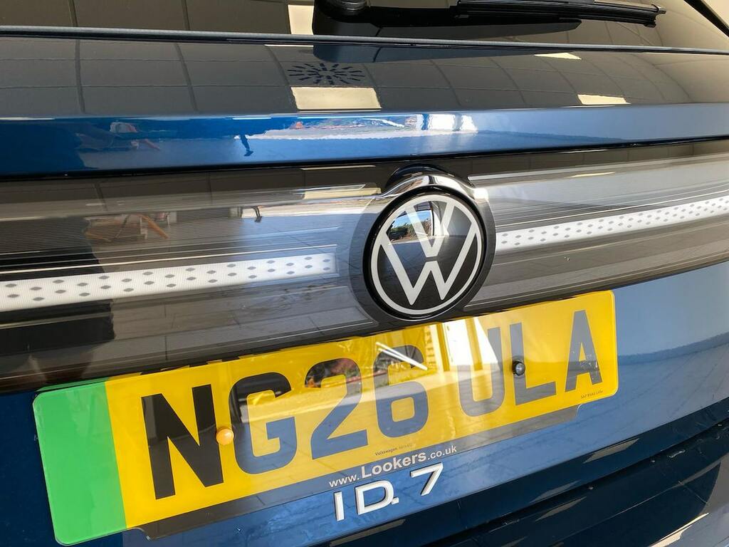 Volkswagen ID.7 Pro S 86Kwh Match Plus Fastback 5-Door Silver #32
