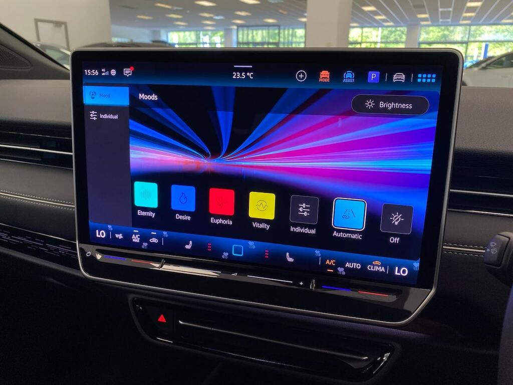 Volkswagen ID.7 Pro S 86Kwh Match Plus Fastback 5-Door Silver #28