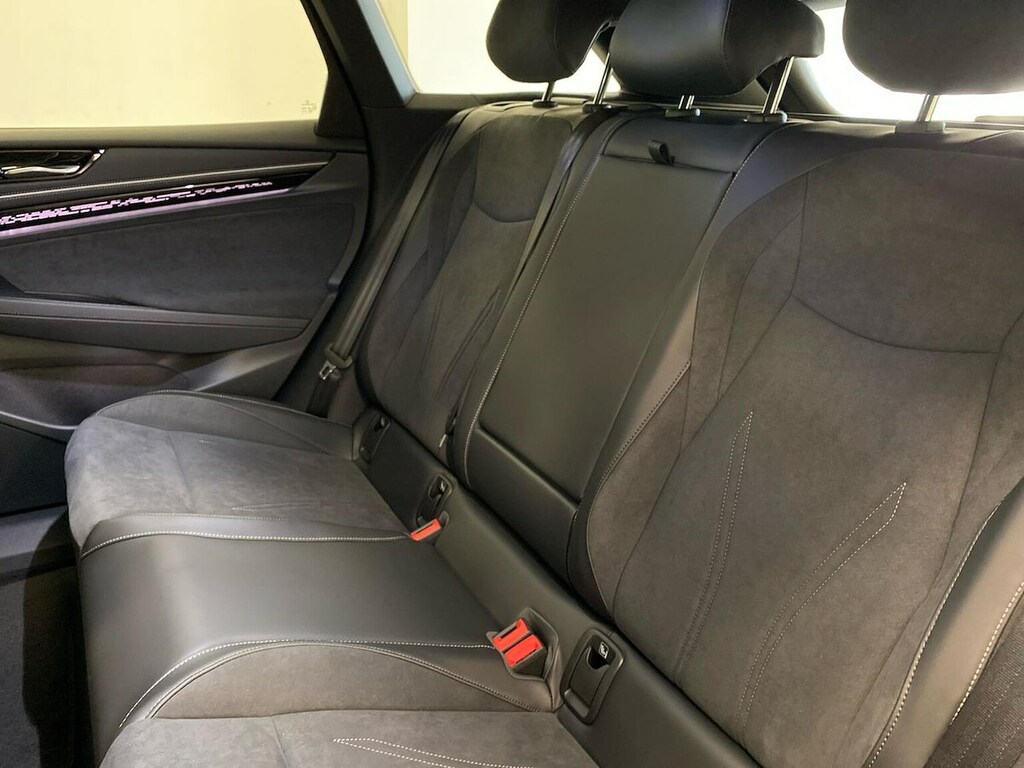 Volkswagen ID.7 Pro S 86Kwh Match Plus Fastback 5-Door Silver #16