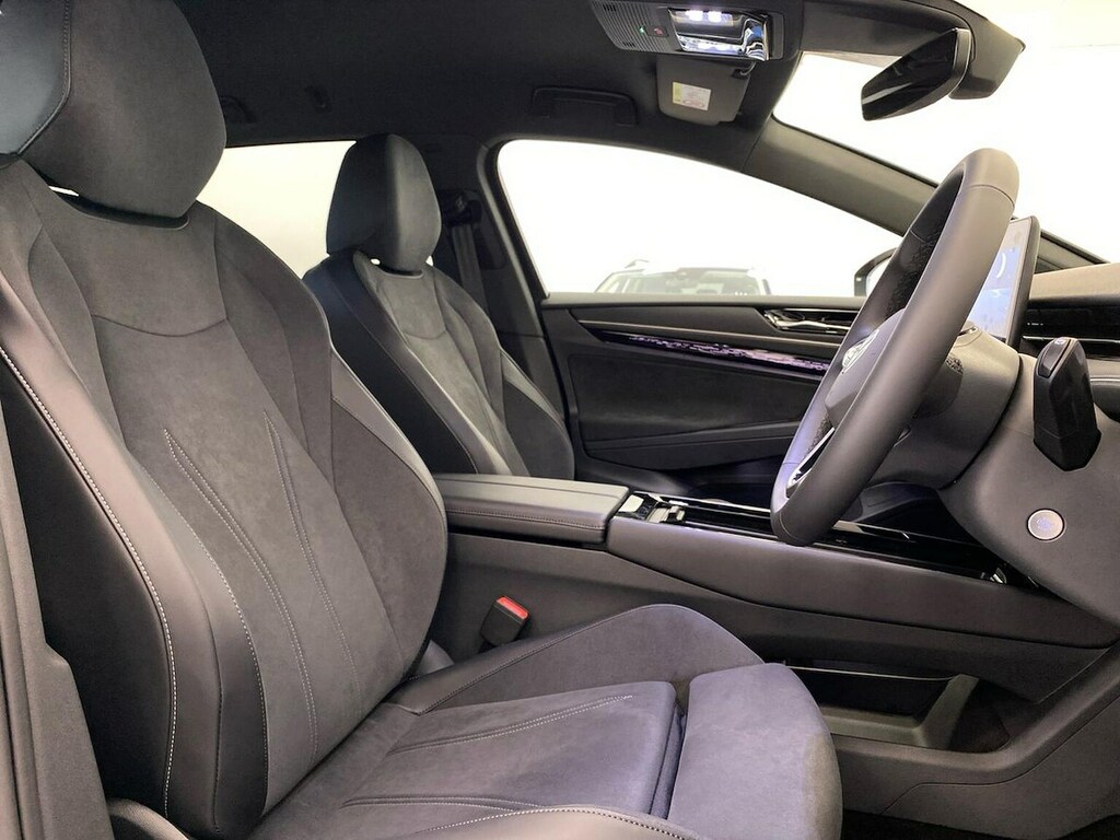 Volkswagen ID.7 Pro S 86Kwh Match Plus Fastback 5-Door Silver #36