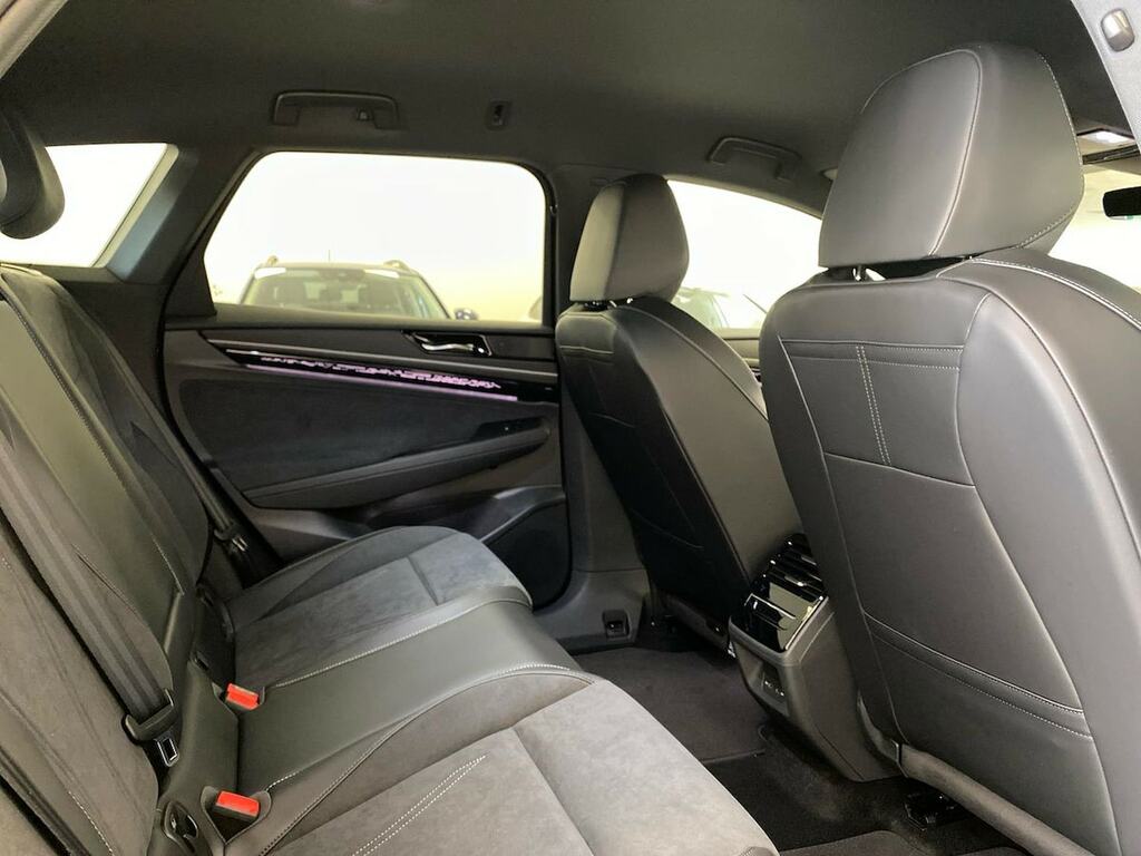 Volkswagen ID.7 Pro S 86Kwh Match Plus Fastback 5-Door Silver #31