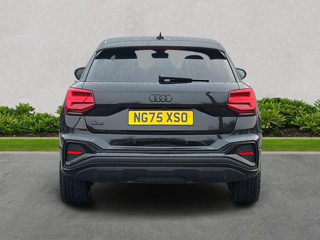 Audi Q2 35 Tfsi Black Edition S Tronic Tech Black #4