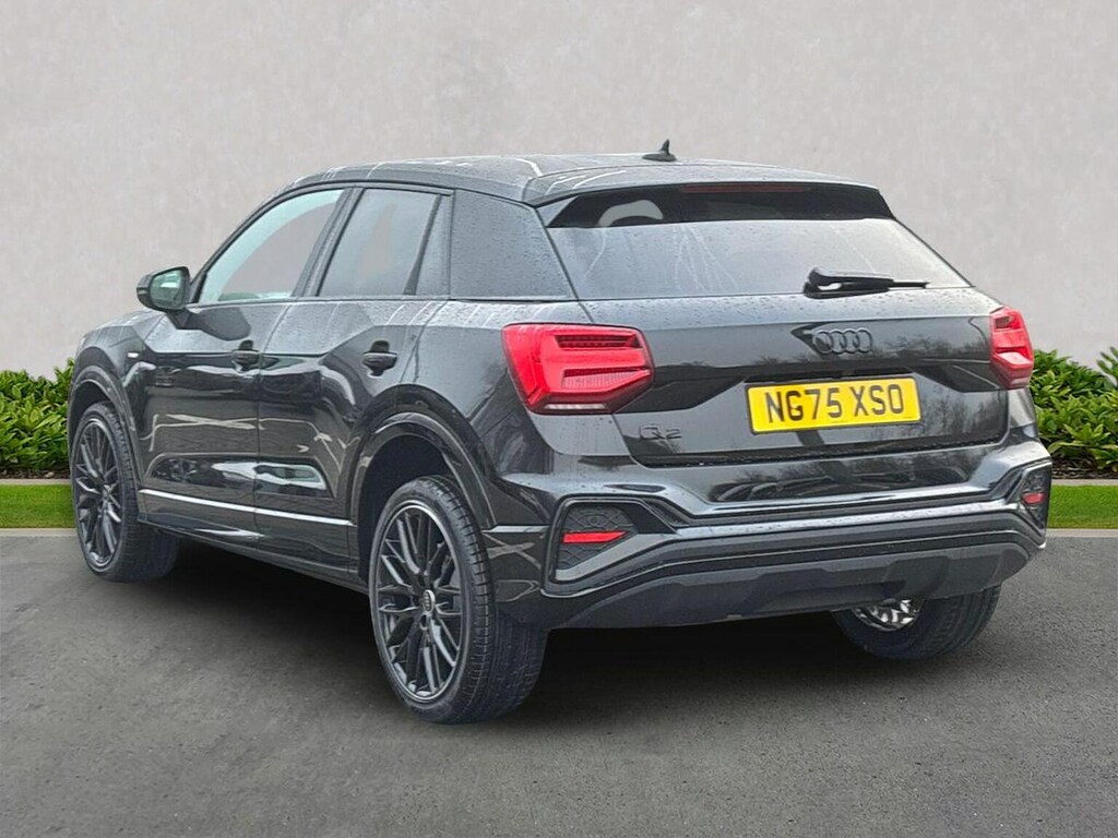 Audi Q2 35 Tfsi Black Edition S Tronic Tech Black #2
