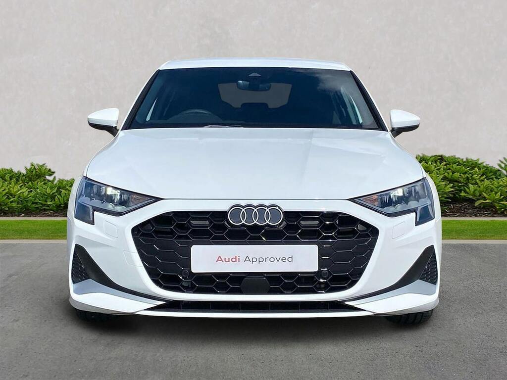 Audi A3 1.5 Tfsie 40 Sport Sportback Plug-in Hy White #5