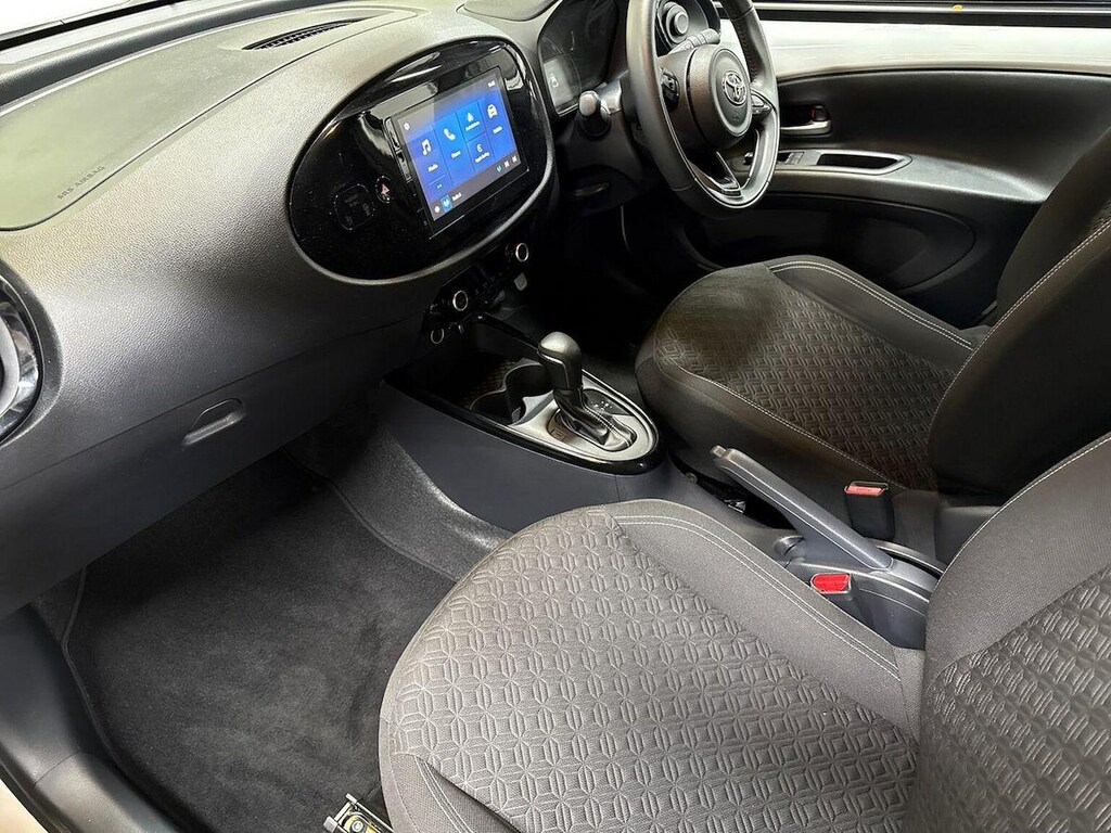 Toyota Aygo X Pure Automatic Black #7