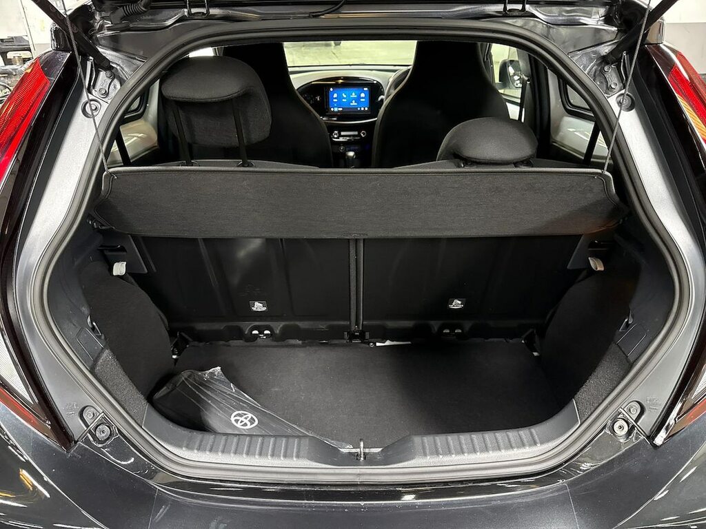 Toyota Aygo X Pure Automatic Black #17