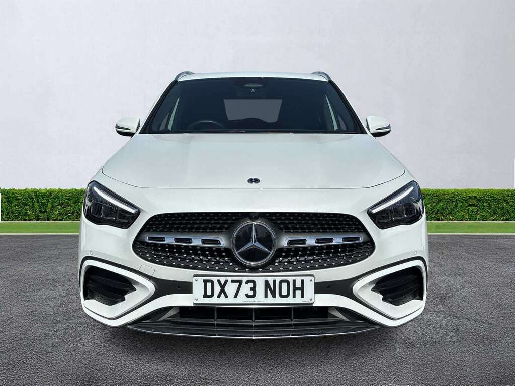 Mercedes-Benz GLA Class Gla 200 Amg Line Executive White #5