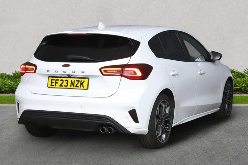 Ford Focus 1.0T Ecoboost St-line X Hatchback Manua White #4