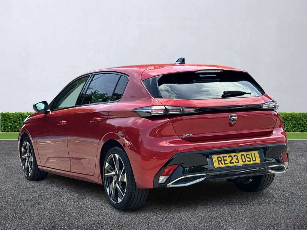 Peugeot 308 1.2 Puretech Allure Premium Eat8 Red #2