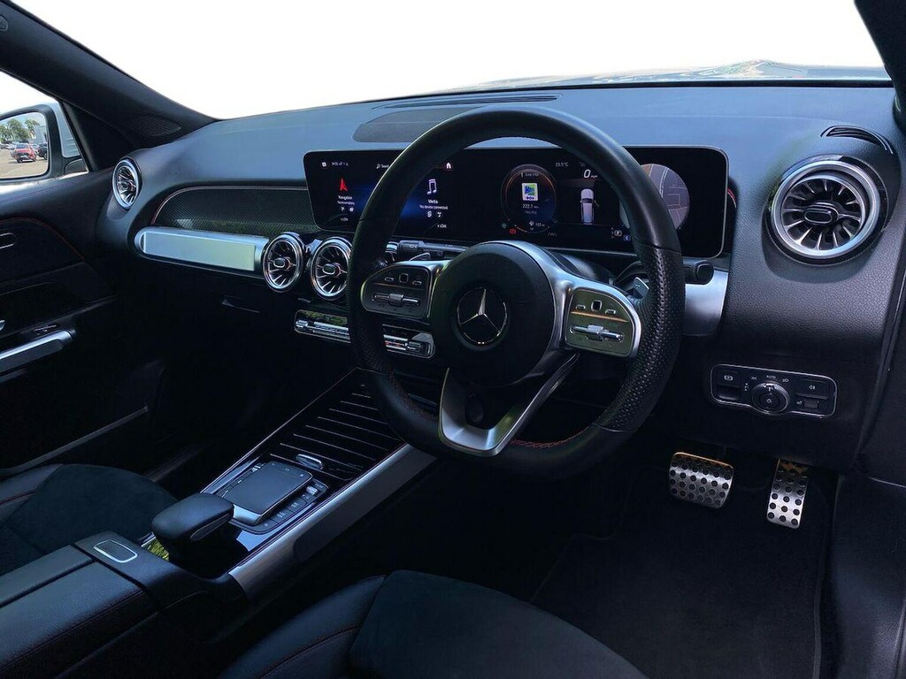 Mercedes-Benz GLB Class Glb 200 Rhd White #8