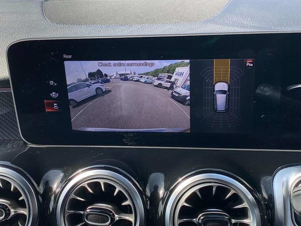 Mercedes-Benz GLB Class Glb 200 Rhd White #23
