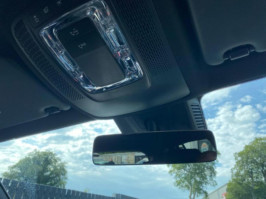 Mercedes-Benz GLB Class Glb 200 Rhd White #14